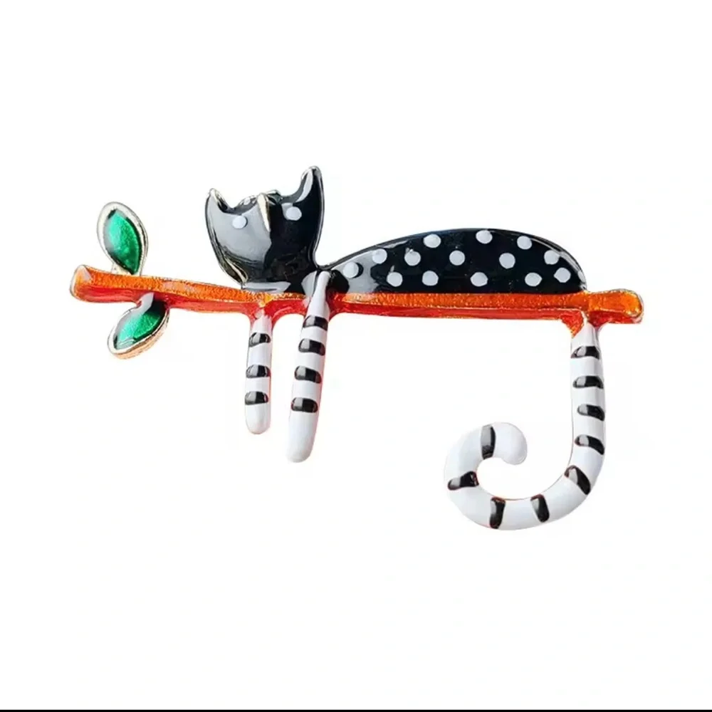 Cute Lovely kitten Kitty Cat Brooch - Black and White